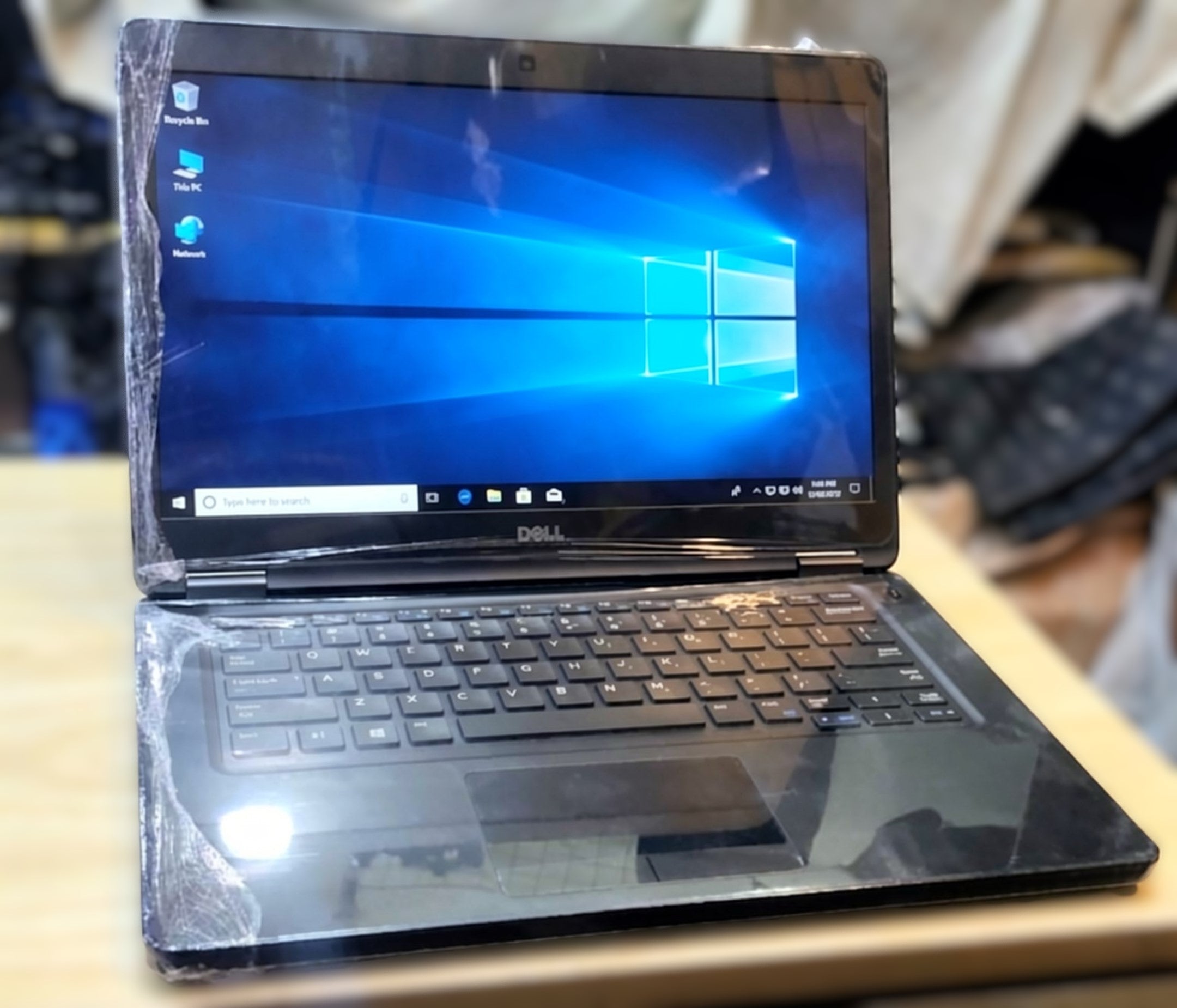 Dell Latitude E5450 / i5 5th Gen / 4GB RAM / 128 GB SSD / WebCam / Bag Included